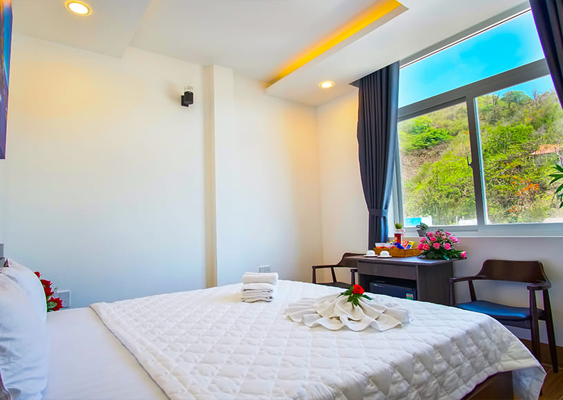 Khách sạn 1 phòng ngủ view núi cách biển 200m – ID02